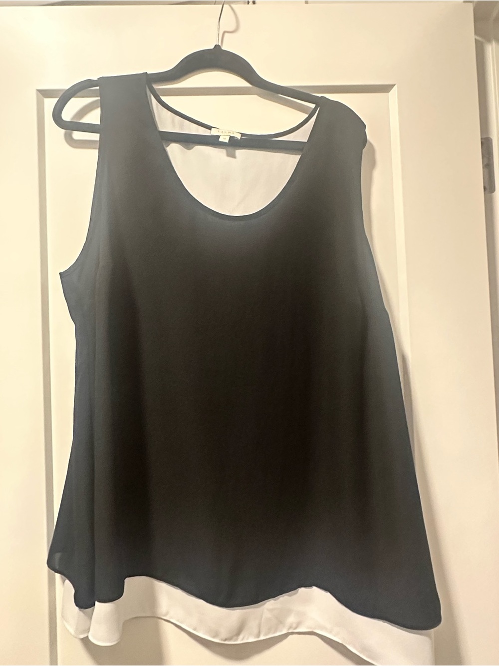 Women’s Sleeveless Layered Hem Tank Top - Black